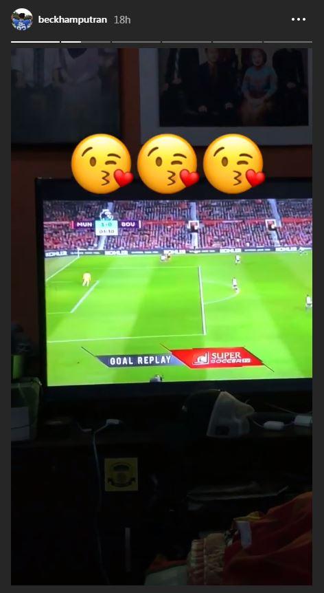 Beckham saksikan laga MU Copyright: Instagram/Beckham Putra