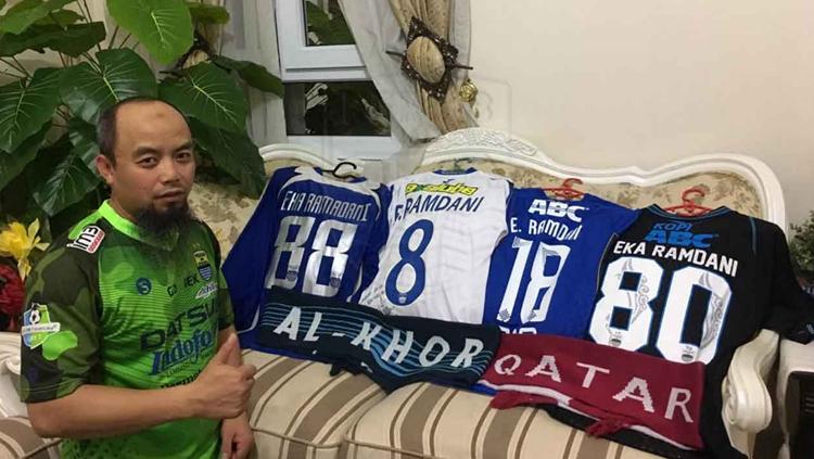 Arie Eko Nugroho, bobotoh yang mengoleksi jersey Eka Ramdani Copyright: PERSIB.co.id/Rivan Mandala