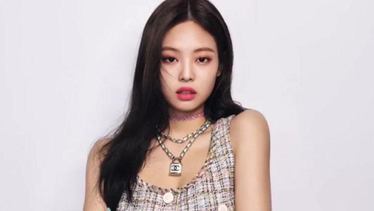 Akun Instagram resmi klub Liga Italia, Napoli membuat heboh media sosial setelah mengunggah foto Jennie Blackpink dengan pakaian seksi.