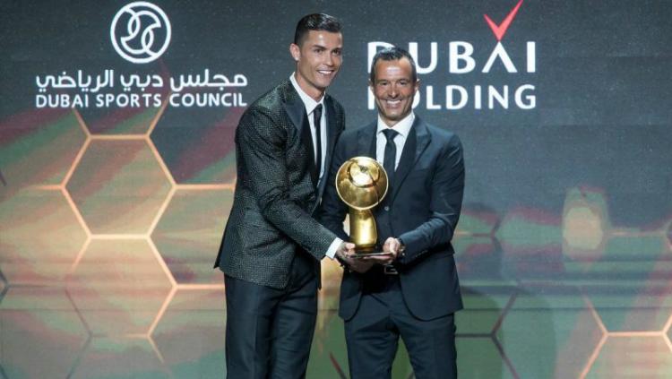 Ronaldo Saat Menerima Penghargaan Bersama Sang Agen Jorge Mendez