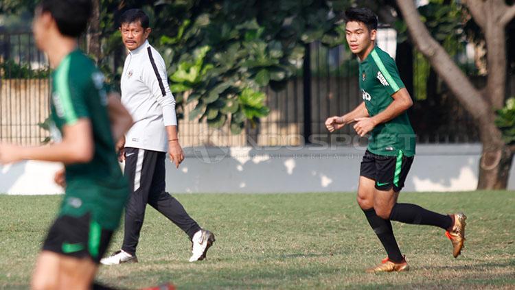 Samuel Christianson Simanjuntak (kanan) saat jalani latihan perdana bersama Timnas Indonesia U-22