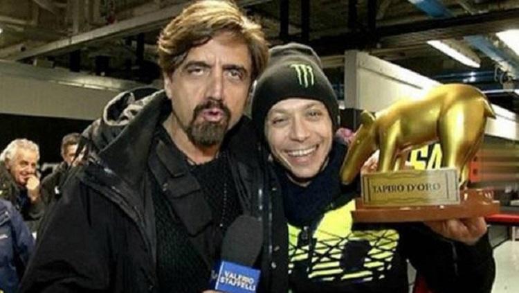 Valentino Rossi menerima penghargaan 'Pecundang Tahun Ini' dari TV Italia