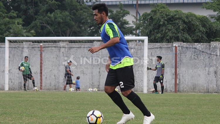 Novan Sasongko pemain baru Persebaya Surabaya sudah ikut latihan di Lapangan Jenggolo, Sidoarjo. Kamis (10/1/19).