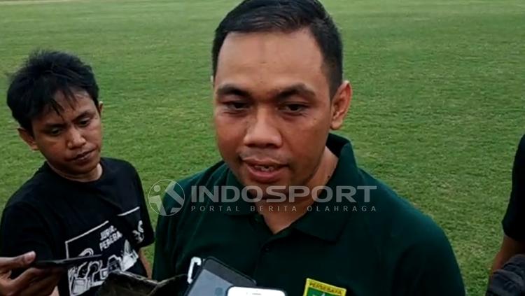 Manajer Persebaya Surabaya Candra Wahyudi. Copyright: Fitra Herdian/INDOSPORT