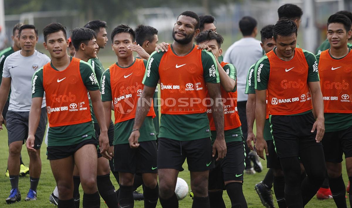 Senyum dan keakraban para pemain Timnas U-22 di sela-sela latihan.