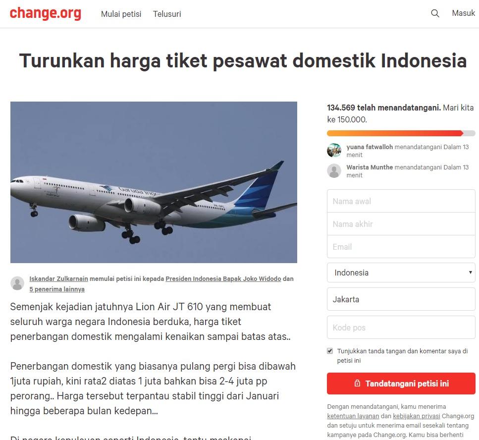 Petisi turunkah harga tiket pesawat. Copyright: Screenshoot.