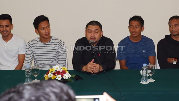Proses perkenalan 6 pemain baru PSM Makassar.