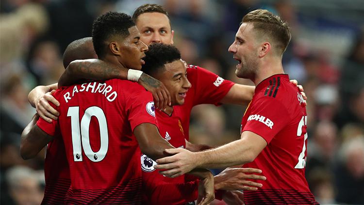 Skuat Manchester United merayakan gol