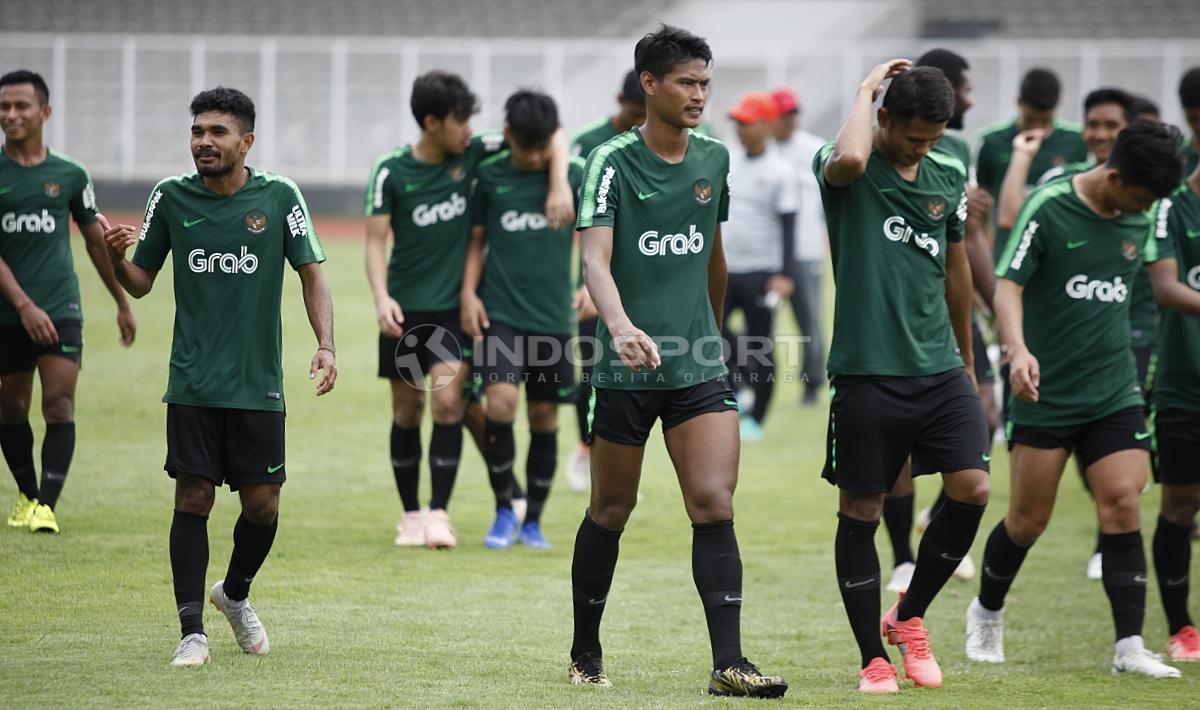 Para pemain Timnas Indonesia U-22 usai melakukan latihan. - INDOSPORT