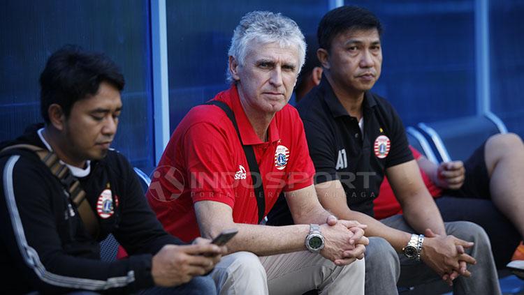 Pelatih Ivan Kolev melihat latihan perdana bersama Persija Jakarta.