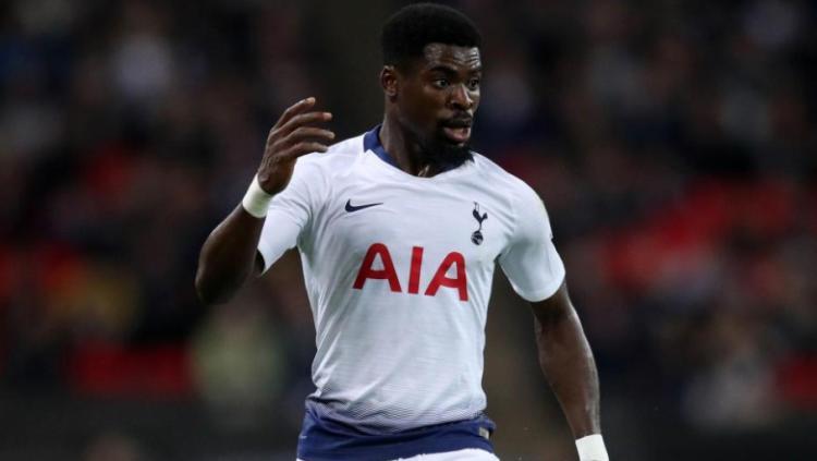 Eks bintang Tottenham Hotspur, Serge Aurier, resmi bergabung dengan juara bertahan Liga Europa, Villarreal.