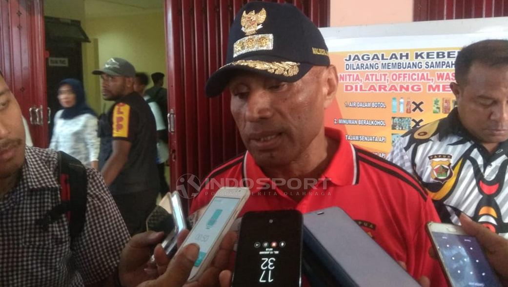 Ketua Umum Persipura Jayapura, Benhur Tomi Mano.