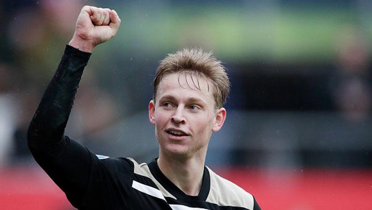 Frenkie De Jong, gelandang serang muda milik Ajax Amsterdam mengatakan ia dan rekan-rekannya berpeluang untuk mengalahkan Juventus.
