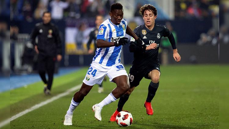 Tak disukai Carlo Ancelotti, Alvaro Odriozola jadi bintang terbuang Real Madrid yang membuat duo Milan, AC Milan dan Inter Milan saling sikut demi dirinya.
