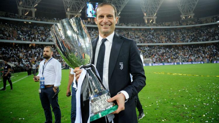 Massimiliano Allegri saat merayakan gelar Supercoppa Italiana bersama Juventus, Kamis (17/01/19).