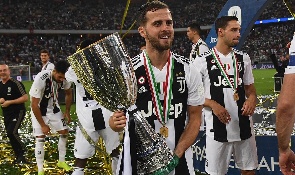 AS Roma akan dijamu Juventus di Serie A Italia, Minggu (07/02/21). Berikut deretan eks Giallorossi yang ‘membelot’ dan raih sukses bareng Bianconeri. - INDOSPORT