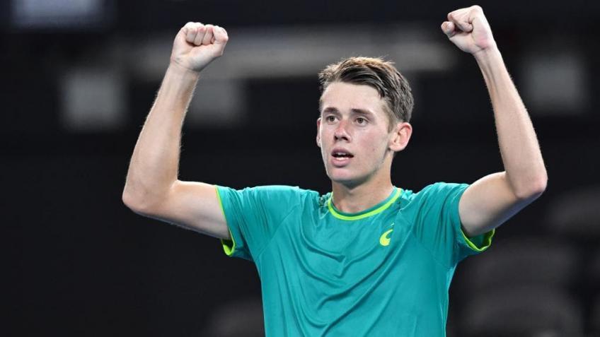 Alex De Minaur, petenis 19 tahun yang akan menghadapi Rafael Nadal di Australia Terbuka 2019 - INDOSPORT
