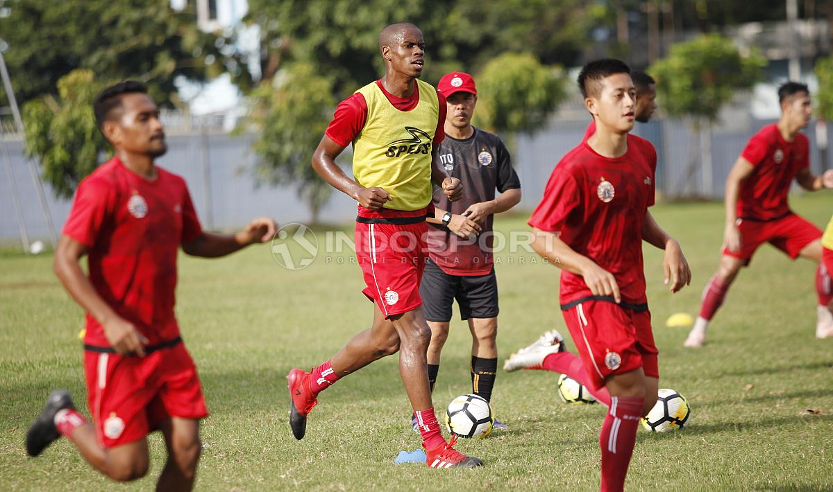 Neguete terlihat bersemangat melakukan latihan perdananya bersama Persija.