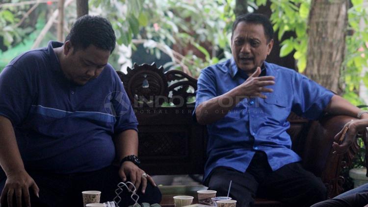 Sukawi Sutarip (kanan) dan Wahyu Winarto (GM PSIS)