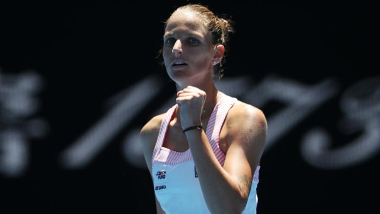 Karolina Pliskova menang atas Serena Williams di perempatfinal Australia Terbuka 2019, Rabu (23/01/19). - INDOSPORT