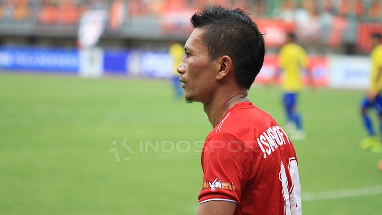 Pemain gaek klub Liga 1 Persija Jakarta, Ismed Sofyan menghabiskan waktu ramadan di kampung halamannya di Aceh. - INDOSPORT