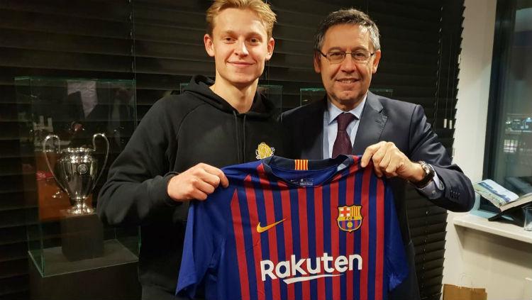 Frankie De Jong akan berseragam Barcelona musim depan.