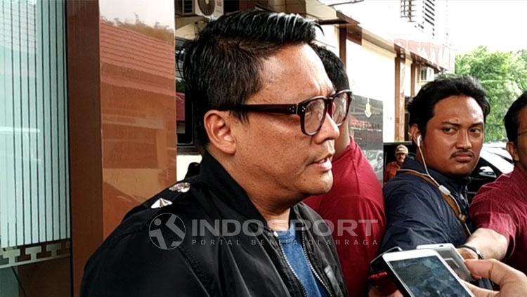 Wakasatgas Anti Mafia Bola Brigjen, Pol Krishna Murti memberikan keterangan perihal pemeriksaan Vigit Waluyo di Ditreskrimum, Polda Jatim. Kamis (24/1/19).