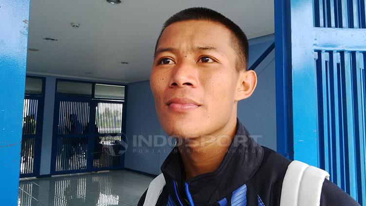 Pemain belakang Persib, Henhen Herdiana
