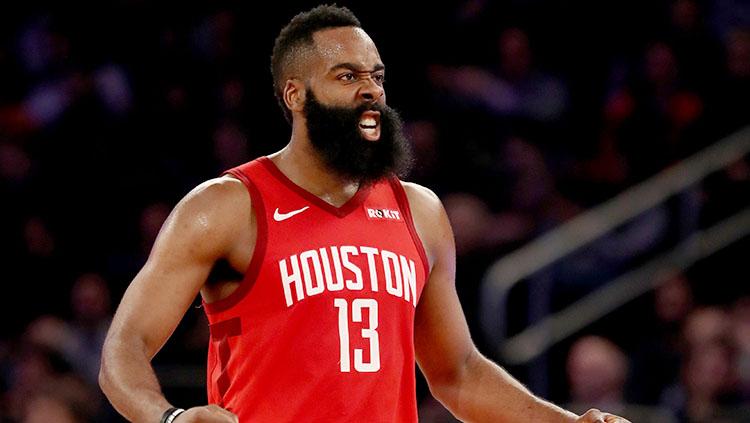 James Harden melakukan selebrasi usai mencetak gol