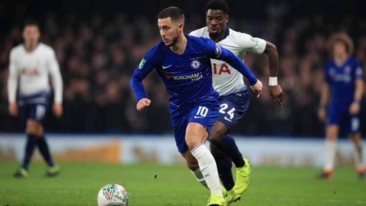 Bintang Chelsea, Eden Hazard, saat melawan Tottenham Hotspur di Carabao Cup.