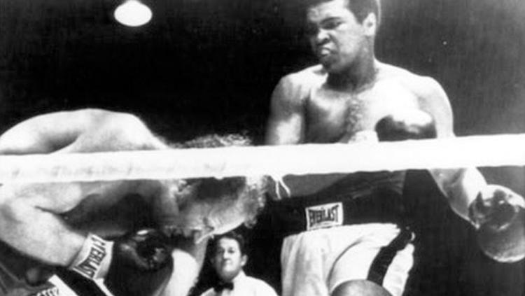 Situasi pertarungan Muhammad Ali vs Rudi Lubbers
