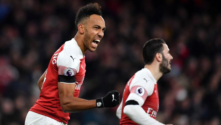 Striker Arsenal Pierre-Emerick Aubameyang merayakan gol ke gawang Manchester United di Piala FA, Sabtu (26/01/19). Copyright: Twitter/@Coral