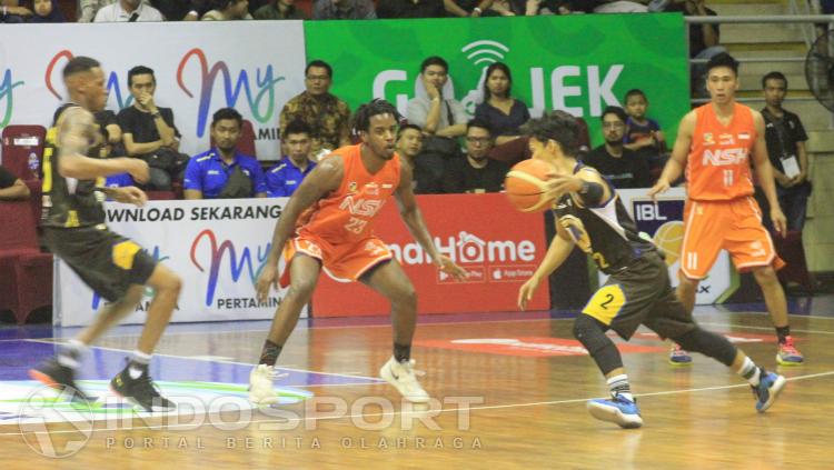 Prawira Bandung saat menghadapi NSH di GOR C-Tra Arena, Cikutra, Kota Bandung, Jumat (25/01/19). Copyright: Arif Rahman/INDOSPORT