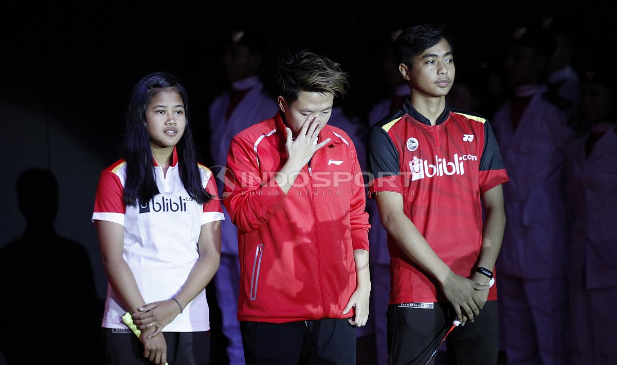 Butet terlihat menghapus air matanya di acara farewel dirinya.