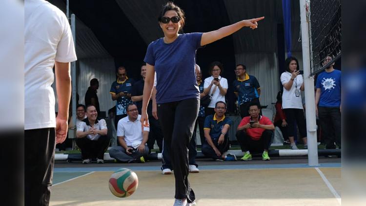 Menteri Keuangan, Sri Mulyani Indrawati pernah punya pengalaman menjadi pelatih sepak bola dadakan.