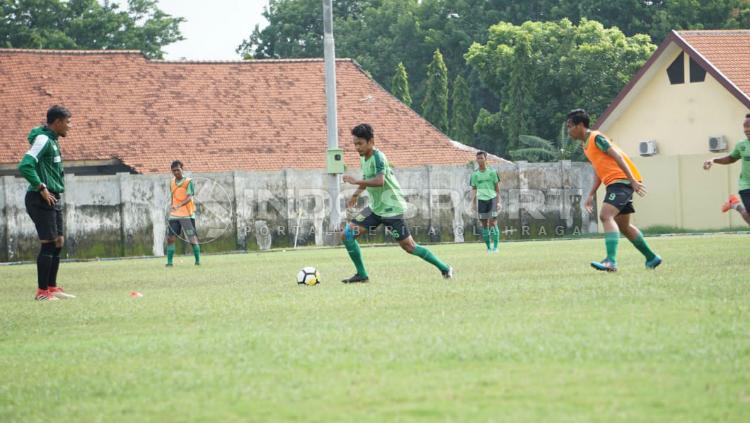 Suasana latihan pemain Persebaya Surabaya.