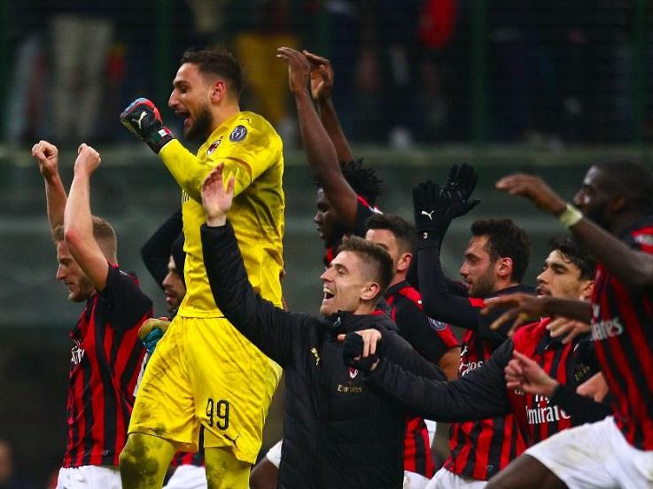 AC Milan merayakan kemenangan atas Napoli Copyright: Getty Images