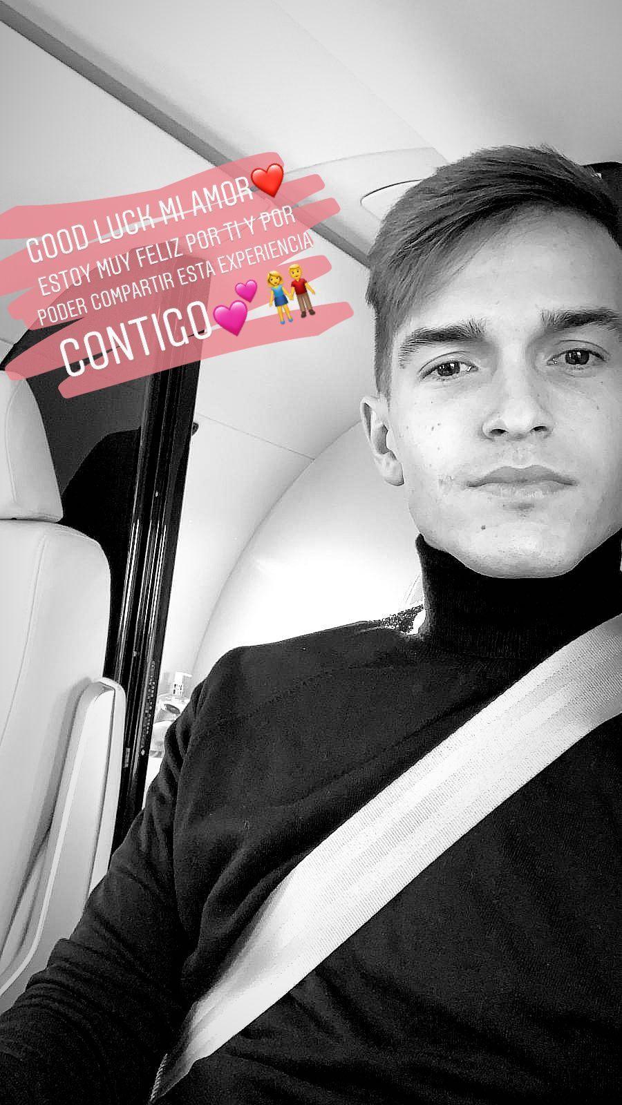 Pesan kekasih Denis Suarez saat sang pemain terbang ke Arsenal untuk merampungkan kesepakatan Copyright: Instagram/NadiaAvilesGallcia