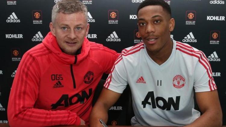 Striker Manchester United, Anthony Martial bakal menjadi korban atas kebijakan transfer Setan Merah yang mengingingkan bek West Ham United, Issa Diop