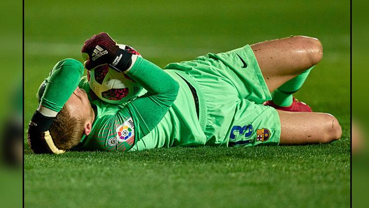 Jasper Cillessen ingin segera hengkang dari Camp Nou setelah kurang mendapatkan jam terbang. - INDOSPORT