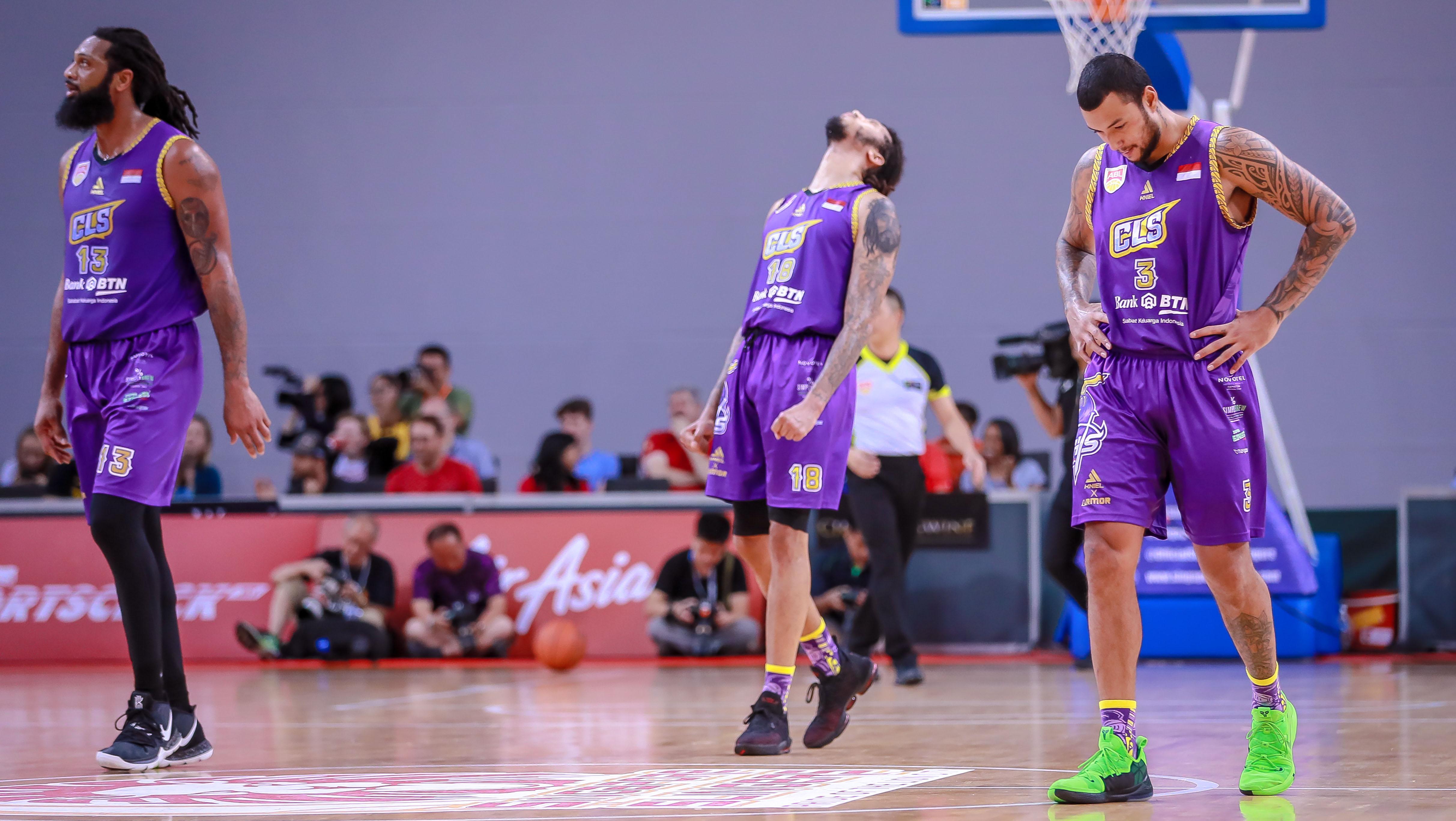 CLS Knight vs Singapore Slingers Copyright: Media ABL