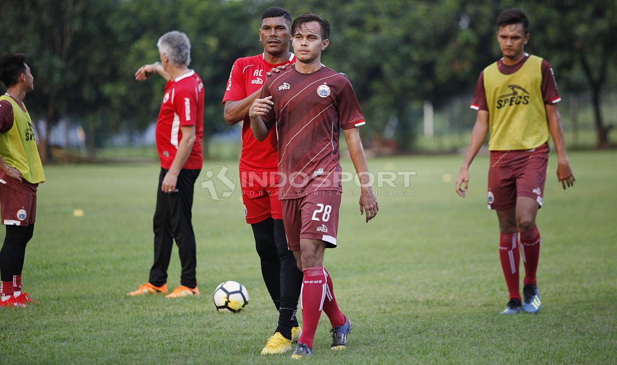 Rezaldi Hehanusa sudah terlihat berlatih bersama Persija Jakarta usai mengalami cedera.