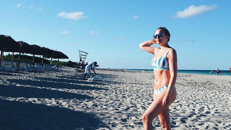 Aino Vali-Klemela saat belibur di salah satu pantai Copyright: Aino Vali-Klemela