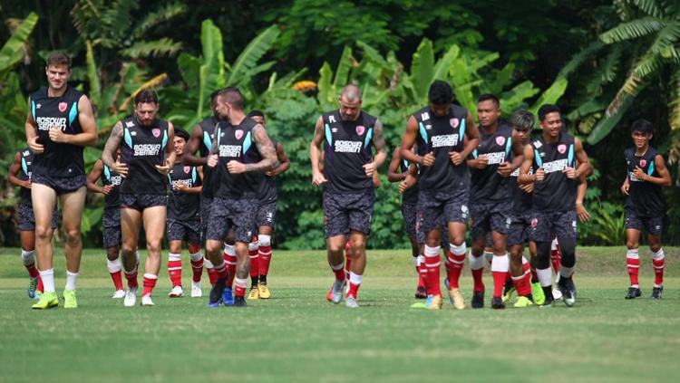 Latihan PSM Makassar di Yogyakarta.
