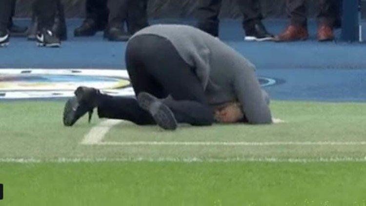 Ekspresi Kekecewaan Pelatih Manchester City, Pep Guardiola.
