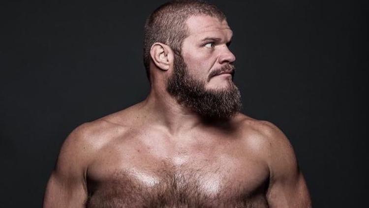 Petarung MMA, Josh Copeland, harus diamankan polisi karena melakukan tindakan kekerasan terhadap istrinya. - INDOSPORT