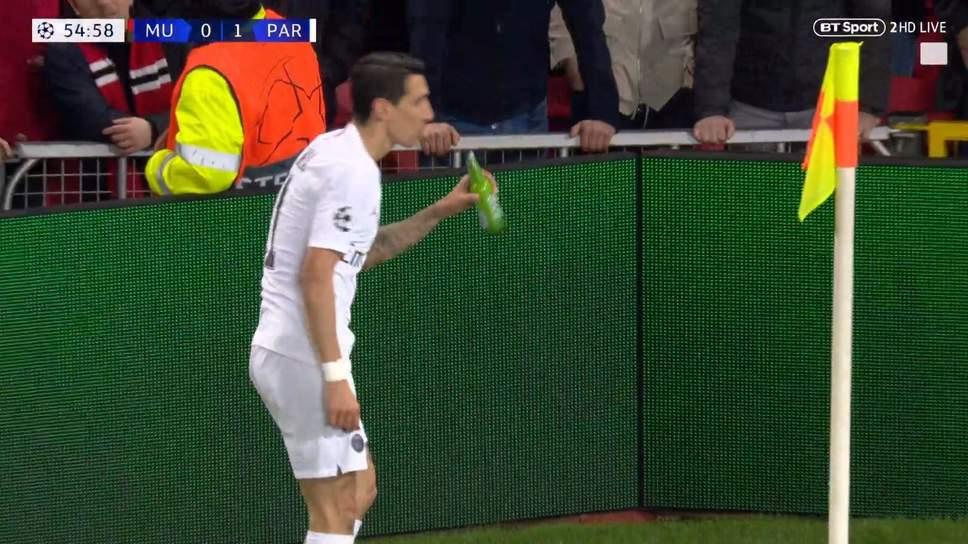 Angel Di Maria Dilempar botol oleh oknum suporter Manchester United