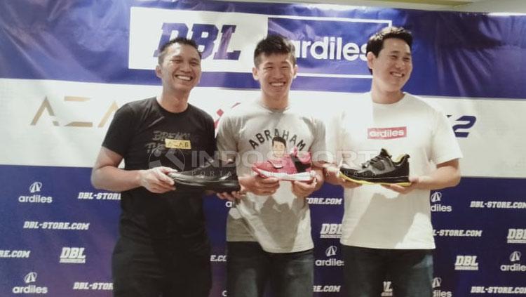Peluncuran Sepatu DBL dihadiri oleh Azrul Ananda (Founder & CEO DBL Indonesia), Abraham Damar Grahita (atlet Timnas Basket Putra Indonesia), Kim Pan Seung (Direktur A1 Ardiles)