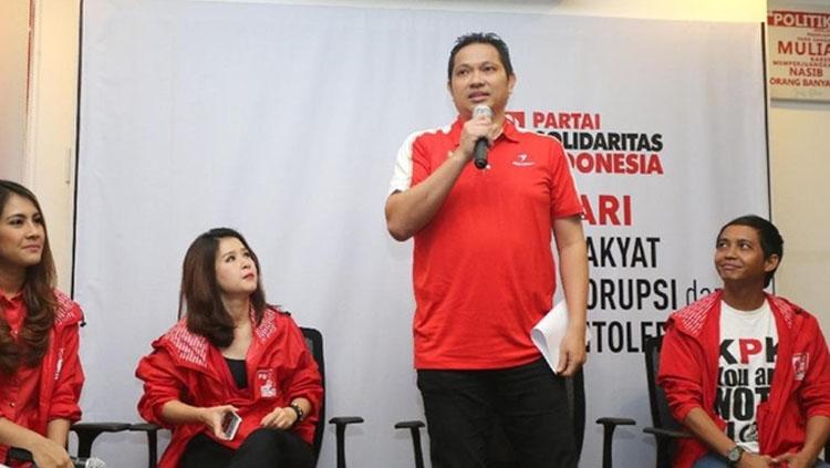 Legenda bulutangkis Indonesia Hariyanto Arbi bersama PSI Copyright: Istimewa