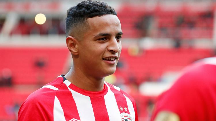 Wonderkid PSV Eindhoven, Mohammed Ihattaren yang tengah mencuri perhatian sejumlah klub top Eropa, termasuk Barcelona. Copyright: ed.nl